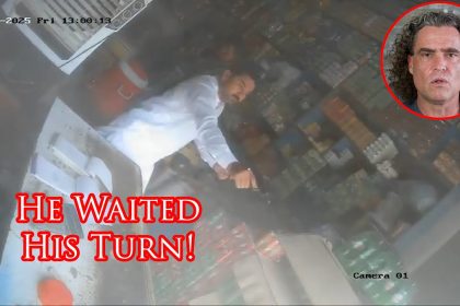 Clerk Gets the Drop on Armed Robbers