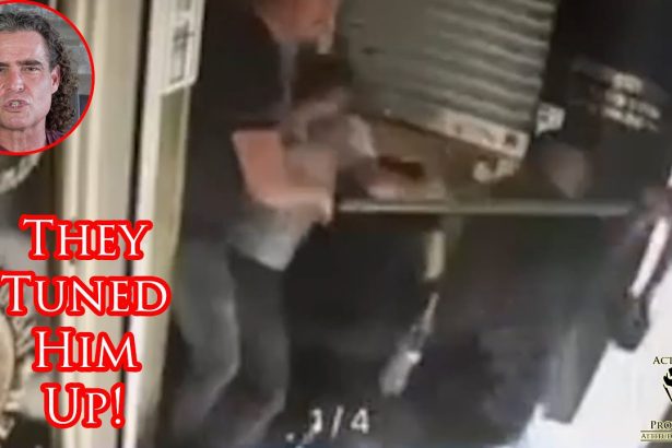 Crowd of Bystanders Puts A Serious Beating On Jewelry Store Robbers