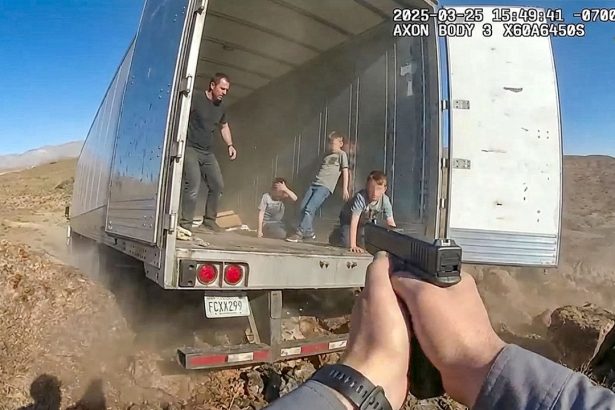 When Cops Catch Predators On The RUN!