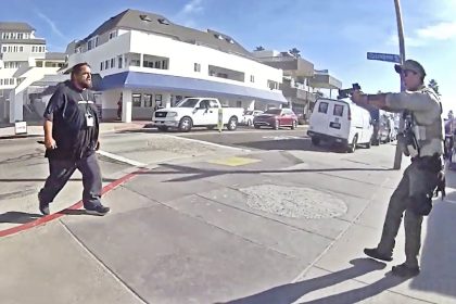 Man Calls 911 Then Confronts Deputies With Knife