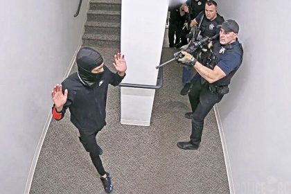Milwaukee Police Shoot Suspect Armed With AR-Style Pistol